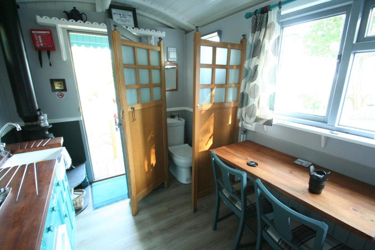 Bronllys Farm Coastal Self-Catering Appartement Llanelli Buitenkant foto