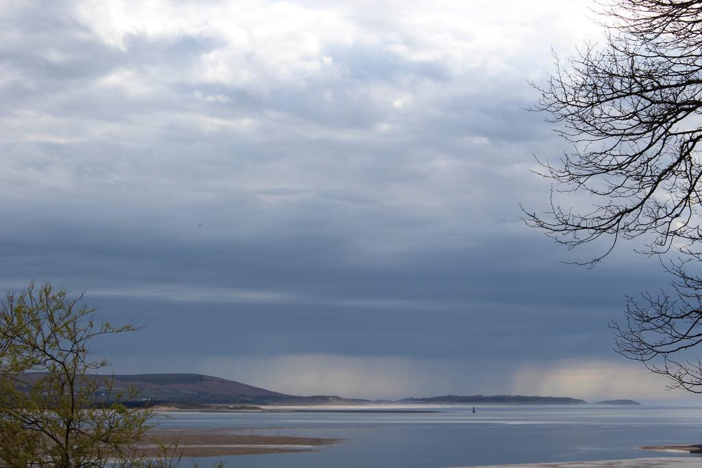 Bronllys Farm Coastal Self-Catering Appartement Llanelli Buitenkant foto